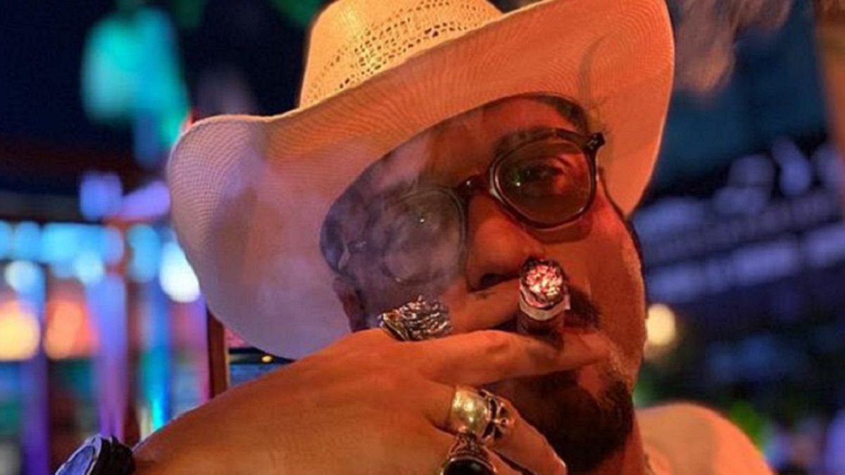 Daniel Osvaldo a puro beso apasionado en un boliche: el video