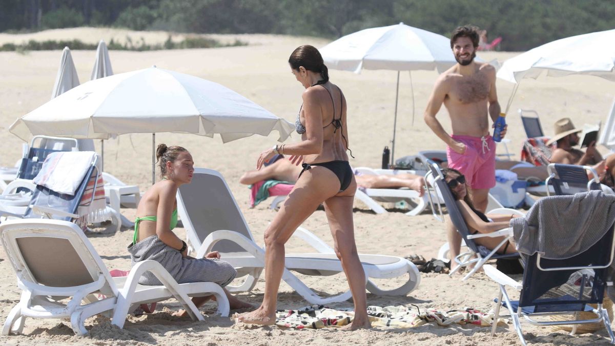 Andrea Frigerio, diosa a los 61 en las playas de Punta del Este