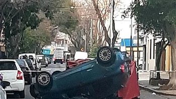 Villa Urquiza: un accidente falta dejó la muerte de una joven de 15 años tras un choque y vuelco