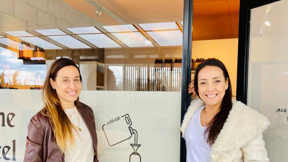 Paola Pandra y Fernanda Meza