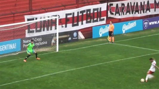 River le ganó la final de la Cuarta División a Boca por penales tras un polémico fallo del línea