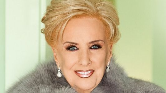 Mientras define su futuro televisivo, Mirtha viaja a Mar del Plata
