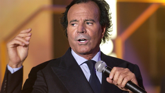 Se supo cuál fue el primer paso de la defensa de Julio Iglesias: qué pidió su abogado