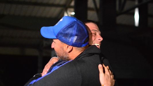 Santi Maratea lo hizo de nuevo: le cambió la vida a un club humilde de Ezeiza que busca construir su estadio