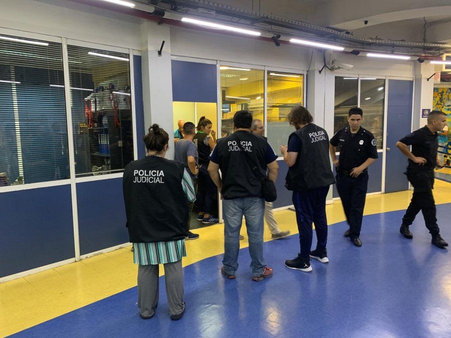 Allanaron la cancha de Boca por los incidentes ocurridos en la zona de la pileta del club