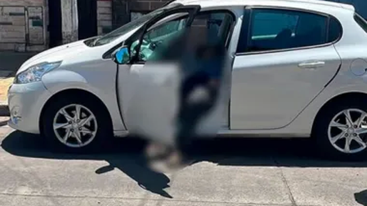 Así quedó el hombre asesinado a la salida de lafarmacia. (Foto: NA)
