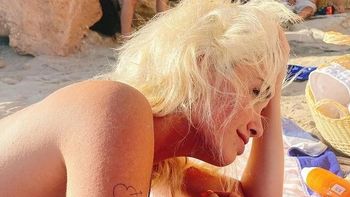 Lali Espósito en Ibiza: Tatuaje nuevo y topless en la playa