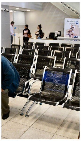 Sin atención por ventanilla y con turno previo, los bancos vuelven a abrir sus puertas