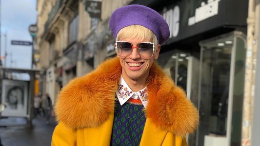 Premios Martín Fierro 2023: el excéntrico look de Santiago Artemis inspirado en David Bowie