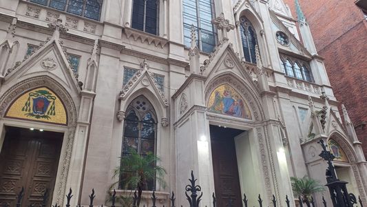 La foto inédita de León XIV dando misa en la parroquia San Agustín de la Ciudad de Buenos Aires