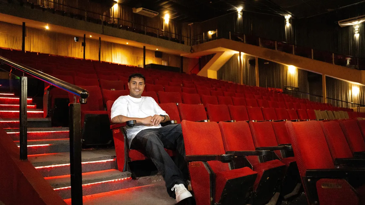 Pablito Castillo, el humorista e influencer que la rompe en redes, hará su debut en teatro