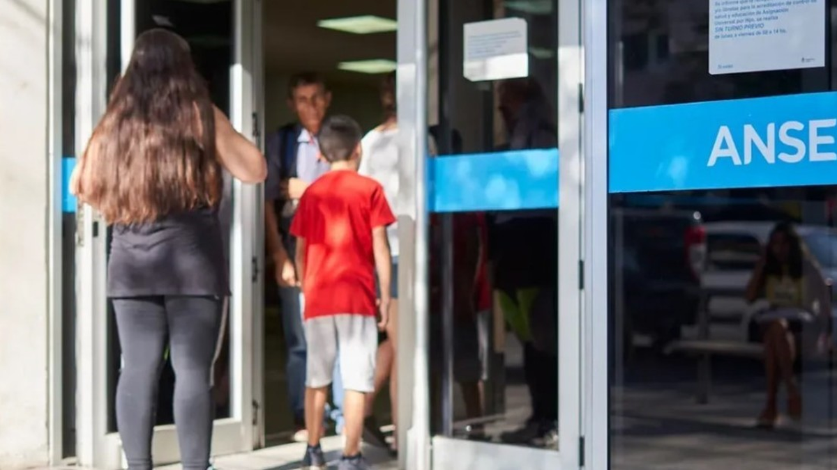 Bono ANSES 2025: cómo cobrar más de $330.000 en mayo si tenés AUH y cumplís con este requisito. Foto: Internet.