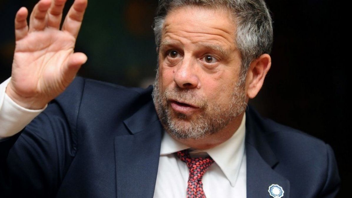 Rubinstein recomendó que los vacunados VIP reciban la segunda dosis: La inmunidad parcial puede ser muy riesgosa