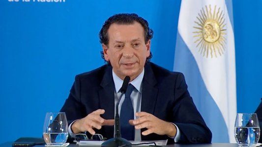 En medio de la crisis, el Consejo del Salario se reúne para analizar un aumento del haber mínimo