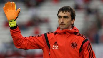 Marcelo Barovero se incorporará al cuerpo técnico del plantel profesional de River y trabajará como entrenador de arqueros junto a Alberto “Tato” Montes. Marcelo Barovero se incorporará al cuerpo técnico del plantel profesional de River y trabajará como entrenador de arqueros junto a Alberto “Tato” Montes.