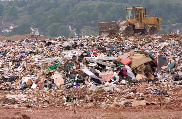 Basurales y contaminación: casi el 80% de los residuos peligrosos no son tratados