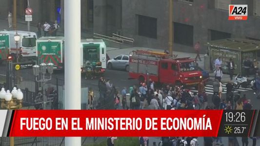 Evacuaron el Ministerio de Economía por un principio de incendio
