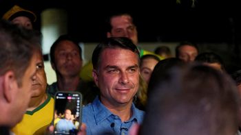 Flávio Bolsonaro celebró su triunfo y lanzó un mensaje de cara al balotaje: Brasil quiere un cambio