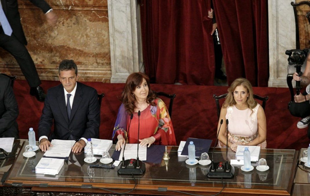 Cristina Kirchner convocó a una reunión esta tarde a los jefes de bloques por las sesiones virtuales
