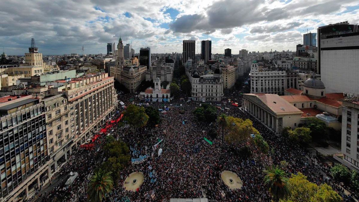 Día de la Democracia: comienza el acto con un fuerte operativo de seguridad (Foto: Telam).