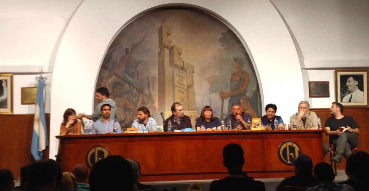 Grabois presentó un libro sobre los movimientos populares con prólogo del Papa Francisco