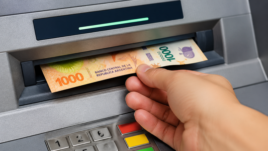 Cajeros automáticos: por qué recomiendan no imprimir el ticket tras la extracción de efectivo