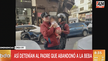 Video: detuvieron a un padre que dejó a su beba de seis meses sola en el auto por más de una hora