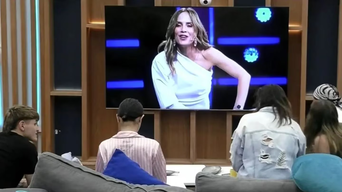 El momento en que dejaron afuera a Mónica. (Foto: captura de video)