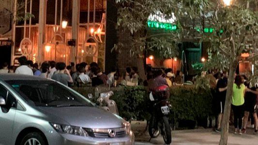 Multaron una cervecería artesanal de Recoleta por una gran aglomeración de personas