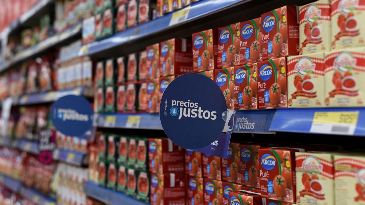 Precios Justos mantiene alto cumplimiento a un mes de su fin: ¿qué puede pasar con el programa?