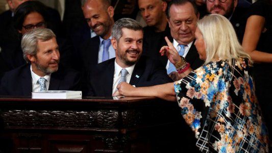 Para bajar un poco la tensión, Peña se reunió con Carrió