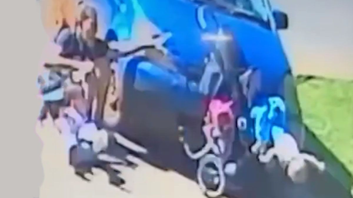Un accidente milagroso para una madre y sus dis pequeños hijos en Paraguay. (Foto: Gentileza ABC Color)