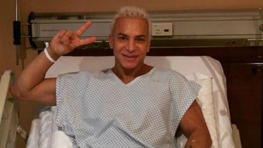 Flavio Mendoza se operó la rodilla y se sacó una foto a lo Fort