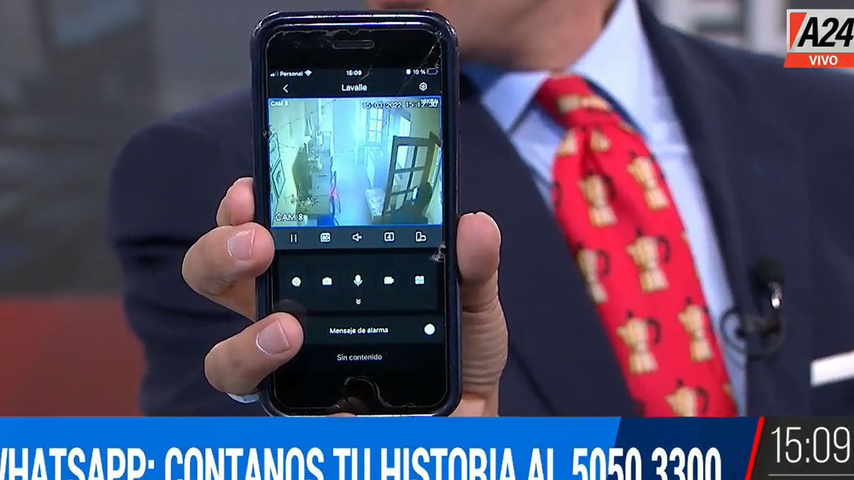 La reacción de Robertito Funes Ugarte al ver humo en su cocina por las cámaras de seguridad