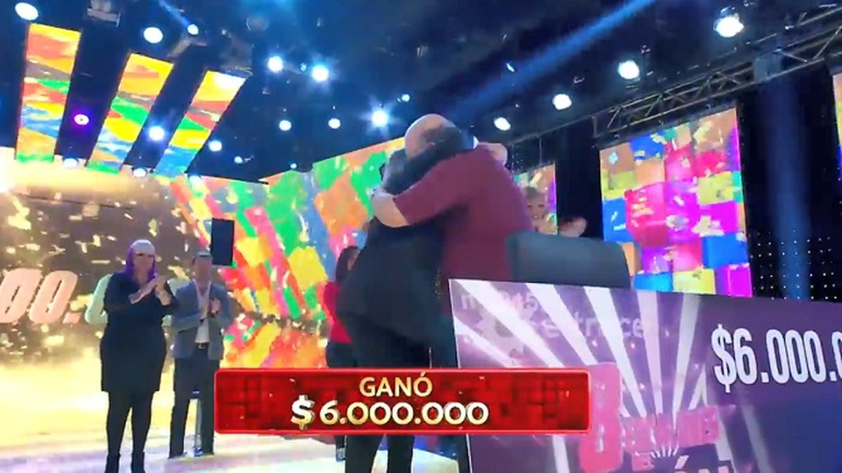 Al abrazarse con su esposa, Jorge le avis&oacute; a M&oacute;nica su decisi&oacute;n de abandonar el juego con los 6 millones conseguidos en Los 8 escalones del mill&oacute;n.&nbsp;