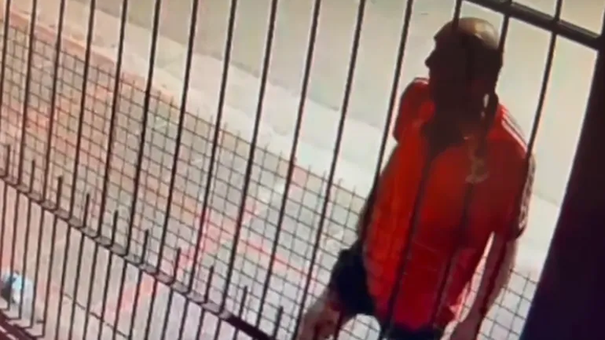 Los vecinos de barrio Santa Genoveva viven atemorizados por un piroman&iacute;aco y acosador.&nbsp;