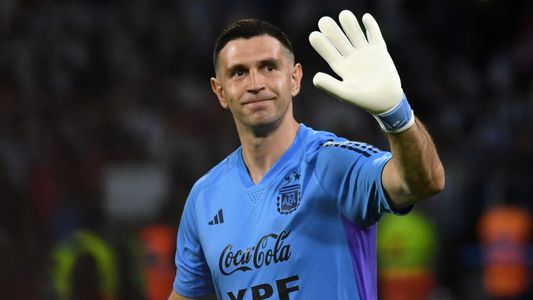 ¿La cábala? El nuevo look de Dibu Martínez para la doble fecha FIFA