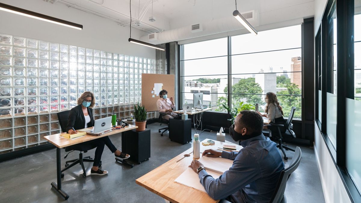 WeWork ofrece nuevas soluciones de oficinas híbridas para adaptarse a las necesidades de sus clientes.