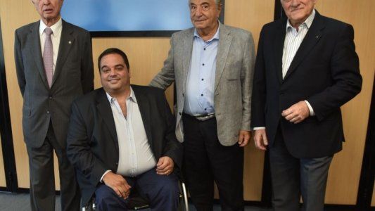 En medio de la pelea con los docentes, Comercio cierra su paritaria en 15%