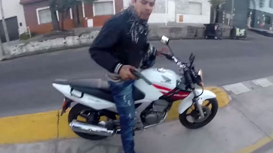 Volvieron a arrestar al motochorro que había asaltado a un turista en La Boca