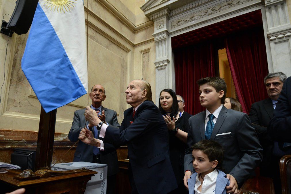 Convicciones firmes y voluntad inquebrantable: la carta de despedida del PJ a Carlos Menem
