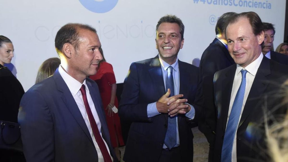 Sergio Massa con los gobernadores Omar Gutiérrez y Gustavo Bordet. Foto: Archivo