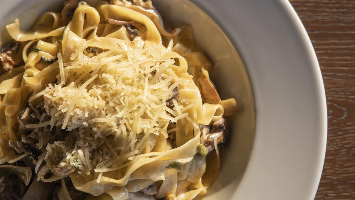 SALSA ALFREDO receta casera: textura suave, rica y decadente&nbsp;