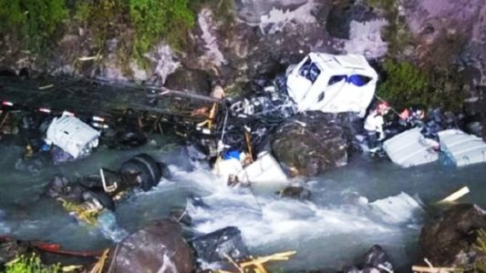 Un argentino cayó al río y murió tras chocar contra un cobertizo en los Caracoles de Chile