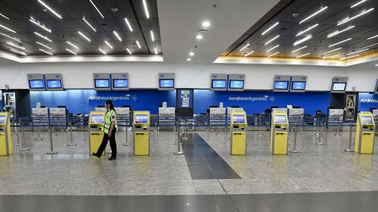 Paro de aeronáuticos: cómo funcionan las aerolíneas y cómo chequear el estado de tu vuelo