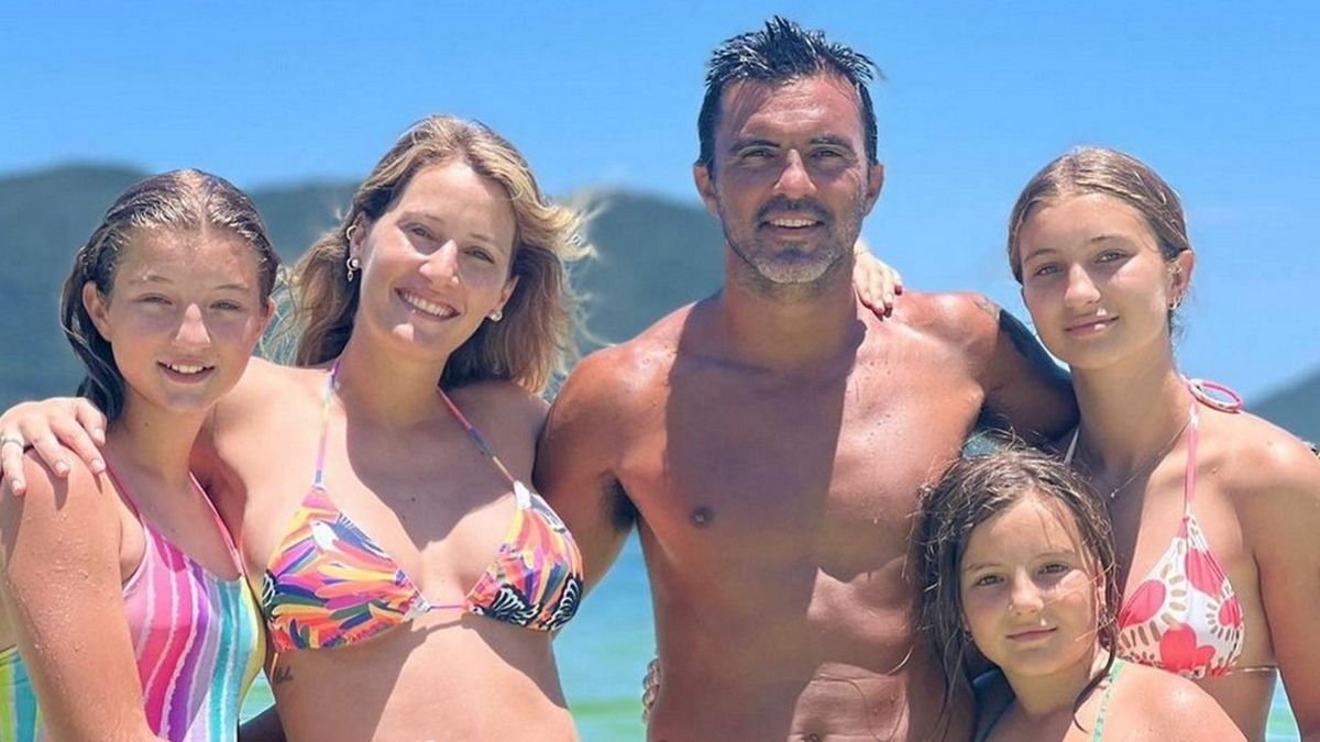 Poroto, Micaela y sus tres hijas de vacaciones en Brasil