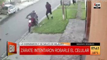 violento ataque motochorro: a los tiros para robar una mochila en zarate violento ataque motochorro: a los tiros para robar una mochila en zarate