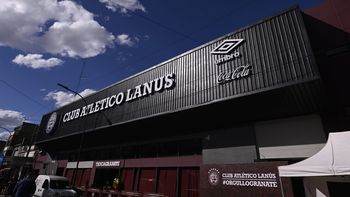 Conmoción por un nene de 12 años que está en coma tras caerle un arco de fútbol