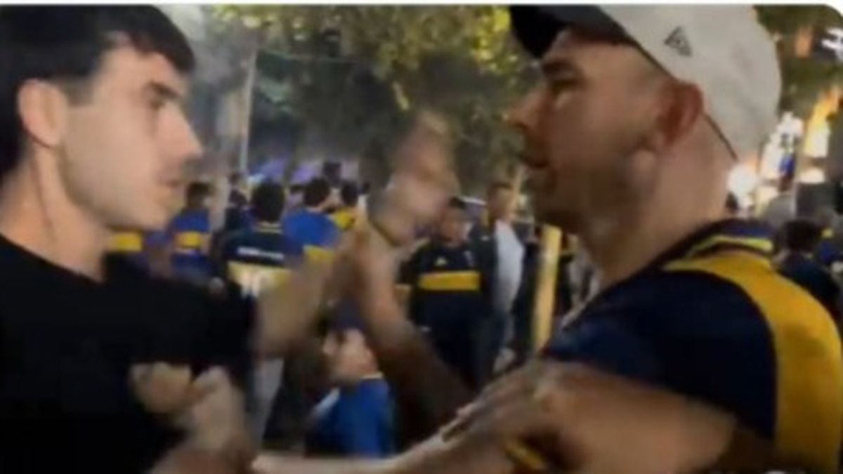 Venís a buscar que la gente explote: hinchas de Boca agredieron al periodista Gonzalo Cardozo.