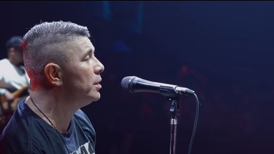 Damas Gratis cerró el 2022 a estadio lleno en un show repleto de invitados y emociones